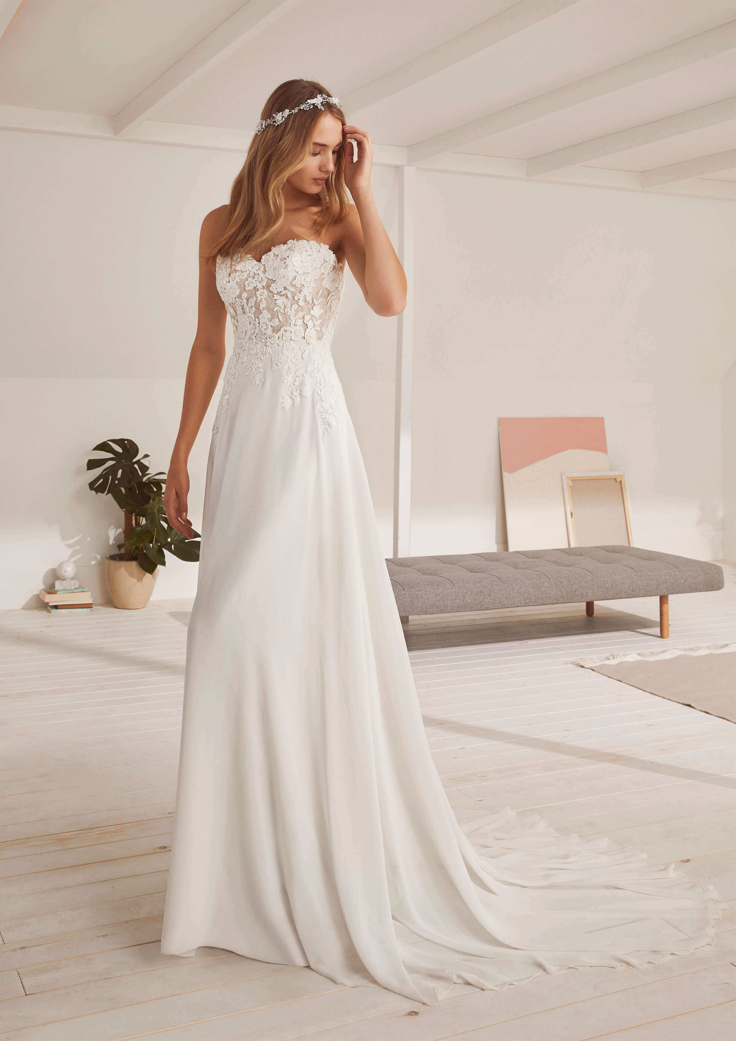 Colectia 2019 - White One OMEGA-B